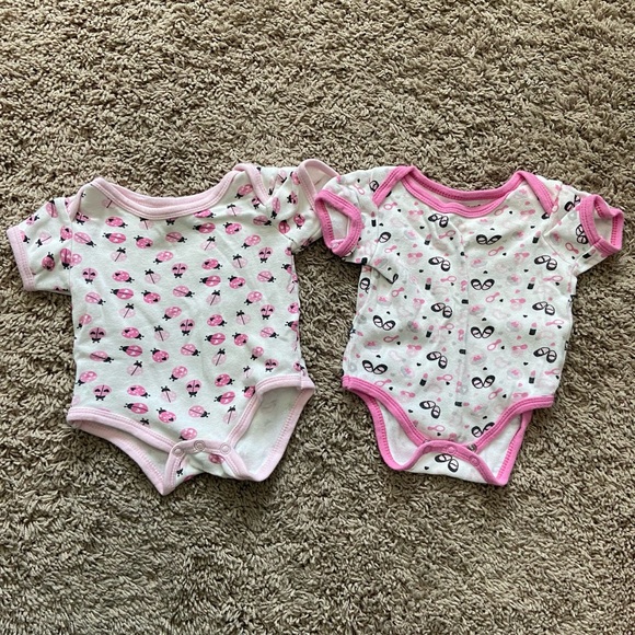 Sandy & Simon White and Pink Set of 3 Onesies - Picture 2 of 5